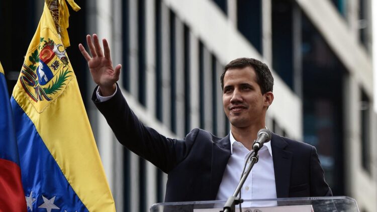 Venezuela: Mais de 6,4 milhões votaram em consulta popular da oposição 11 Juan Guaidó