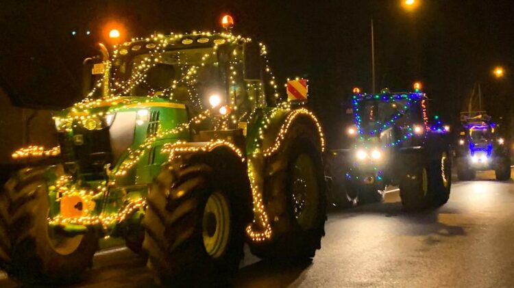 Luxemburgo. Cortejo de “tratores de Natal”