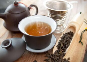 Beber duas chávenas deste chá por dia ajuda a emagrecer enquanto dorme