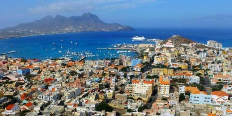 Cabo Verde com 13 M€ da China em apoio técnico e construção de hospitais 11 Cabo Verde com 13 M€ da China em apoio técnico e construção de hospitais