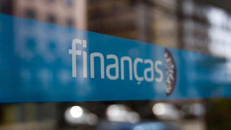 Apoio de 125 euros será pago a partir de 20 de outubro 11 Portugal: Governo decide suspender execuções fiscais até 31 de março