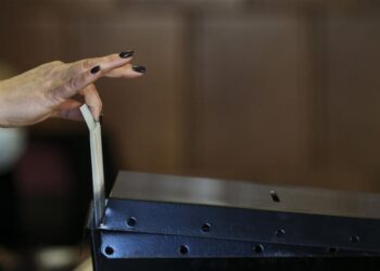 Autarcas independentes admitem criar partido