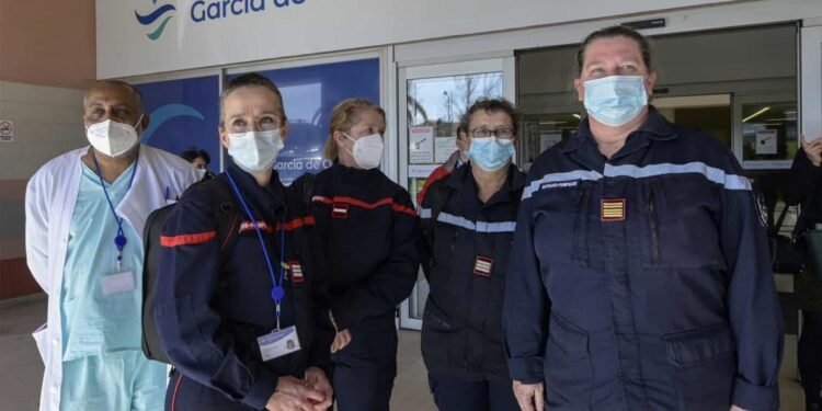 Enfermeira luso-descendente entre os profissionais que ajudam Portugal