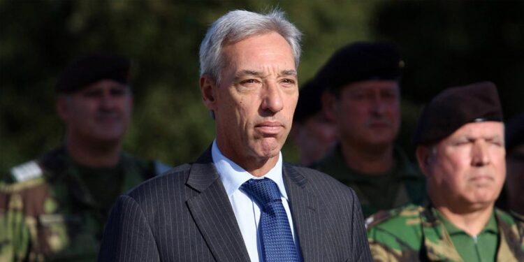 João Cravinho diz que formação de militares em Moçambique poderá começar em abril