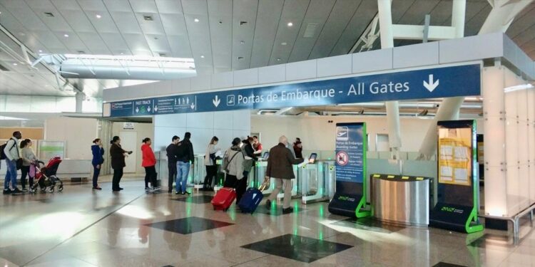 Voos de e para o Brasil e Reino Unido suspensos até 1 de março 11 Voos de e para o Brasil e Reino Unido