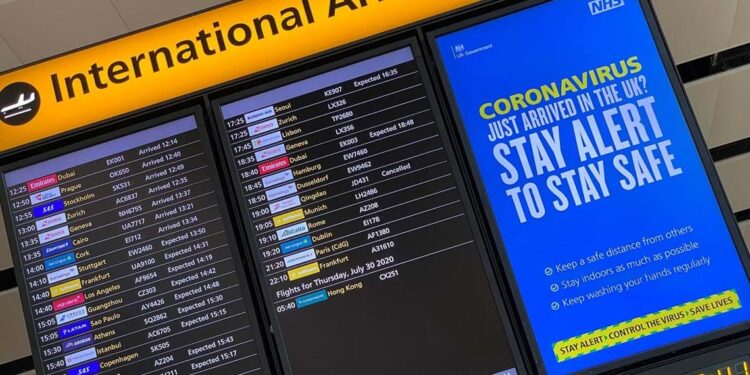 Imigração portuguesa para Reino Unido aumentou no último trimestre de 2020 11 aeroporto