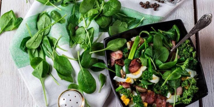 Comer espinafres 'para ficar mais forte'. Há benefícios além do ferro 11 espinafres