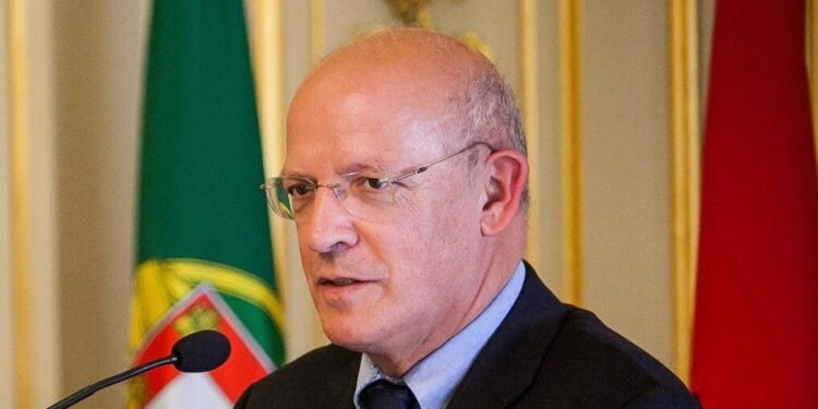 Santos Silva admite responsabilidades do Governo no pico da pandemia em entrevista à CNN 11 ministro dos Negócios Estrangeiros, Augusto Santos Silva