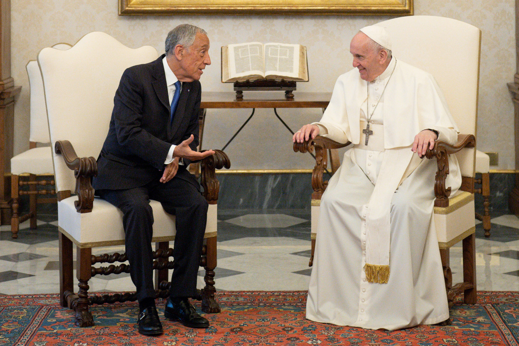 Marcelo Rebelo de Sousa foi recebido pelo Papa no Vaticano e pelo rei de Espanha em Madrid 12 Marcelo Rebelo de Sousa foi recebido pelo Papa no Vaticano e pelo rei de Espanha em Madrid