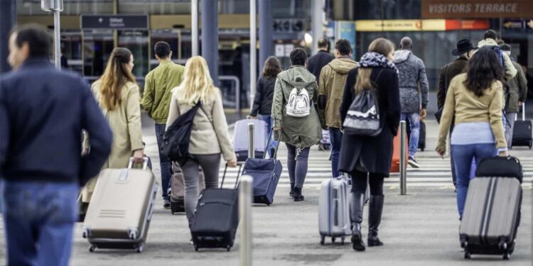 3500 portugueses regressam a Portugal ao abrigo do Programa Regressar 11 3500 portugueses regressam a Portugal ao abrigo do Programa Regressar