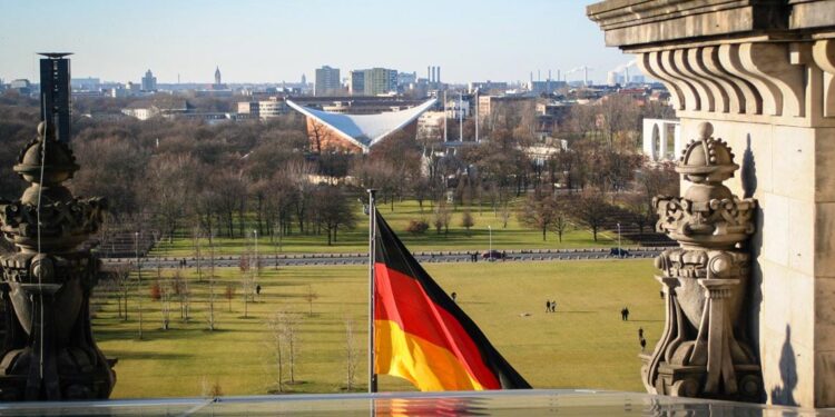 Alemanha: O Governo alemão decidiu retirar Portugal da sua lista de “países com elevada incidência de mutações do coronavírus” 11 Alemanha