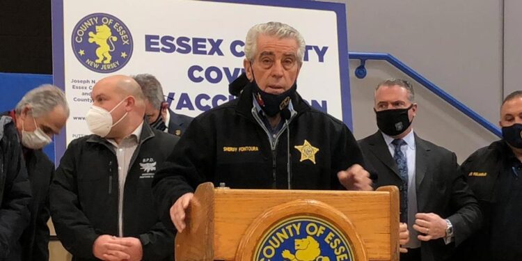 EUA: Armando Fontoura, xerife no condado de Essex é um homem orgulhoso das suas raízes portuguesas e é candidato à reeleição 11 Armando Fontoura