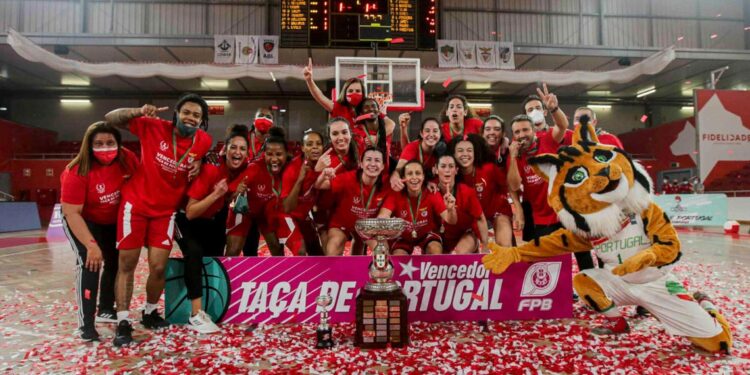 Benfica conquista Taça de Portugal de basquetebol feminino pela primeira vez