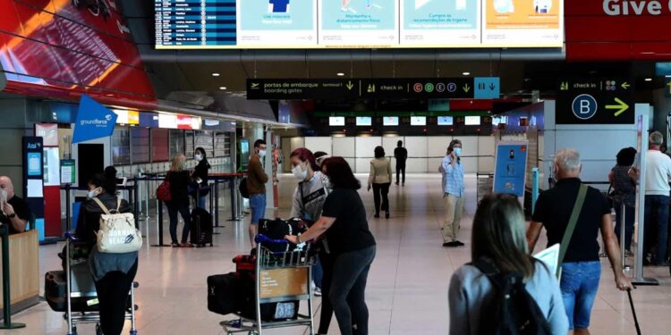 Luxemburgo: Portugal exige Certificado de residência na hora do embarque. Luxemburgo dispensa 11 Luxemburgo