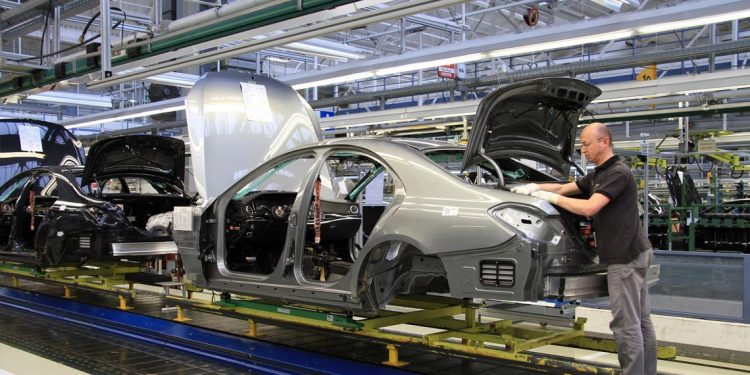 Brasil: Mercedes Benz vai suspender produção no país devido à pandemia 11 Mercedes Benz