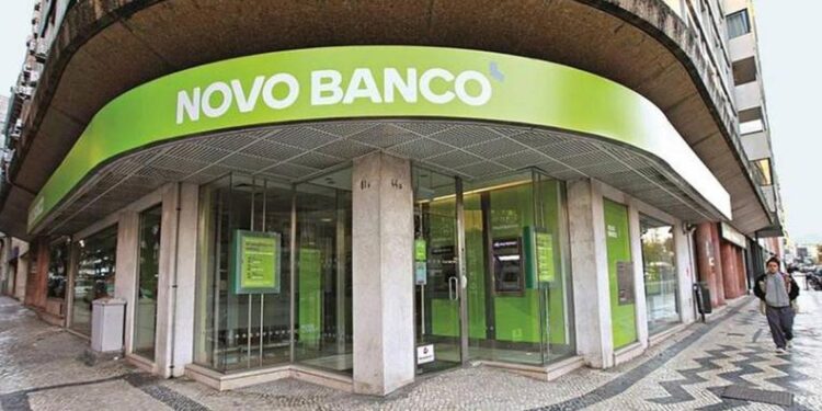 Governo ainda não enviou ao Parlamento a documentação pedida pela comissão de inquérito ao Novo Banco 11 Novo Banco