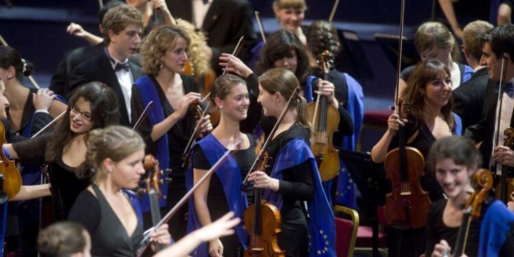 Mais de 20 portugueses na nova temporada da Orquestra de Jovens da União Europeia 11 Orquestra de Jovens da União Europeia