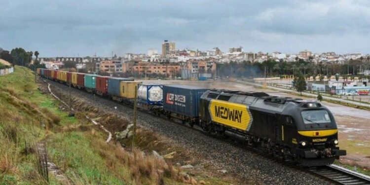 Primeiro contentor da China transportado por comboio chega a Portugal através da Medway 11 Primeiro contentor da China transportado por comboio chega a Portugal através da Medway