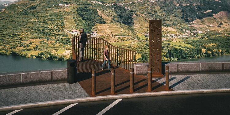 O miradouro-barco rabelo abre-se ao Douro no Verão 11 miradouro-barco rabelo