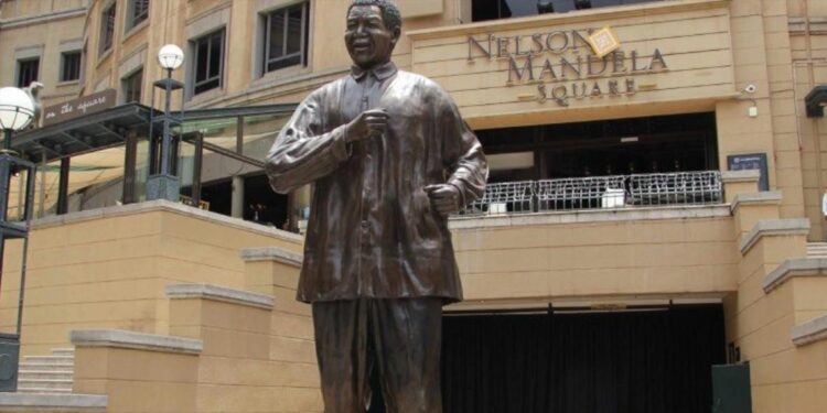 MNE e Santa Casa reúnem-se com instituições de apoio social à comunidade portuguesa na África do Sul 11 na África do Sul