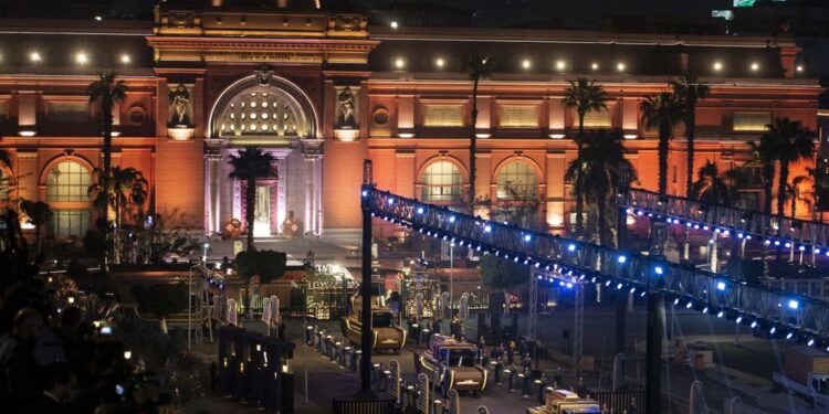 Cortejo de Múmias desfila no Egito 11 Cortejo de Múmias desfila no Egito