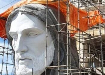 Estátua de Cristo em Encantado