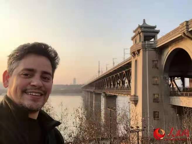 José Renato Peneluppi Jr: China. Brasileiro conta a sua experiência antes e depois do bloqueio de Wuhan 12 José Renato Peneluppi Jr: China. Brasileiro conta a sua experiência antes e depois do bloqueio de Wuhan