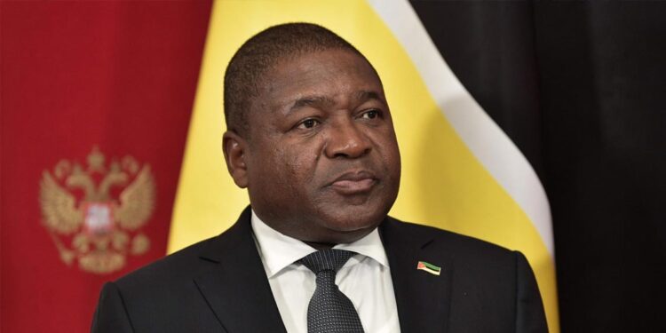 Moçambique: Nyusi diz que ataque a Palma "não foi maior do que tantos outros" 11 Presidente moçambicano, Filipe Nyusi
