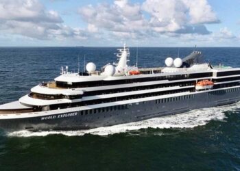 luxuoso interior do terceiro navio oceânico