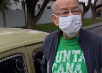 Professor reformado coloca carro à venda. Alunos compram-no