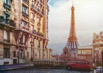 franca torre eiffel paris