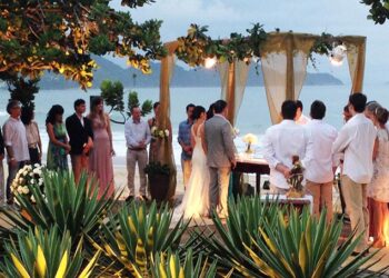 Covid-19: Eventos familiares continuam com lotação limitada durante o verão