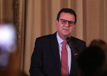 mini-carnaval numa ilha para provar eficácia de vacinas