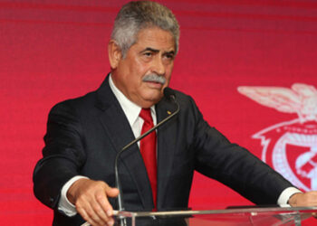 Luís Filipe Vieira e “Rei dos frangos” detidos por burla.