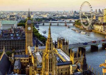 Inglaterra vai eliminar quarentena a vacinados da UE e EUA