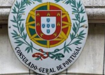 Consulados do Reino Unido retomam horário normal apesar de atraso nos atendimentos