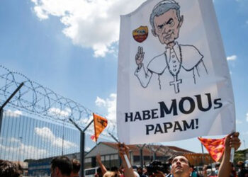 Mourinho foi apresentado na Roma e garante: "Não estamos aqui de férias"