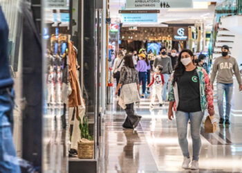 Governo acaba com restrições aos horários no comércio