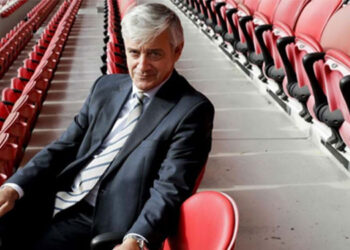 Soares de Oliveira admite corte de salários dos jogadores se o Benfica não for à Champions