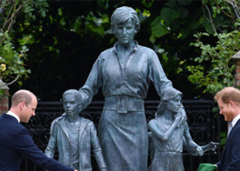 Reino Unido. William e Harry inauguram estátua em homenagem à princesa Diana