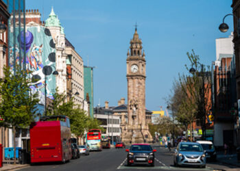 Irlanda do Norte: Polícia investiga dois ataques "racialmente motivados" a portuguesa