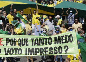 Brasil: Milhares de brasileiros manifestam-se