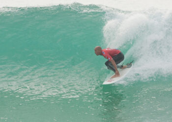 Surf. As famosas ondas de Peniche vão receber a última etapa da Liga MEO Surf 2021