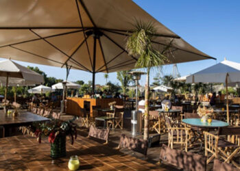 Em Braga, Bicau um bar de praia à beira-rio