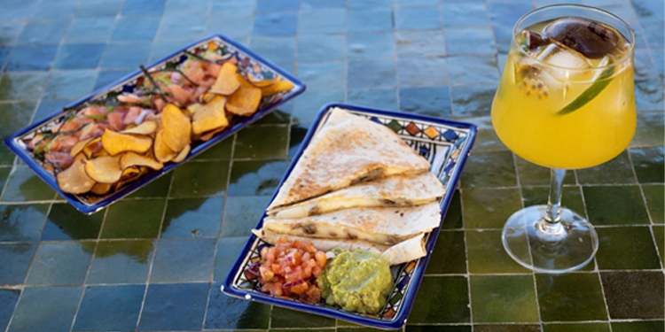 Em Braga, Bicau um bar de praia à beira-rio