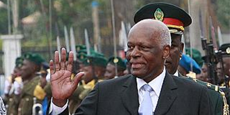 Angola. Ex-presidente José Eduardo dos Santos regressa a Luanda 11 Angola. Ex-presidente José Eduardo dos Santos regressa a Luanda