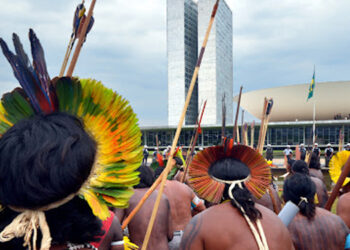 Brasil. Bolsonaro pede ao Supremo que não entregue "o Brasil" ao "índio"