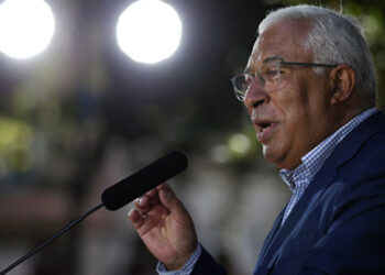 Costa desafia jovens a regressar ao país onde "são muito bem-vindos"