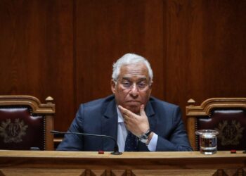 Costa abre debate sobre Orçamento com reprovação à vista e diz que não se demite