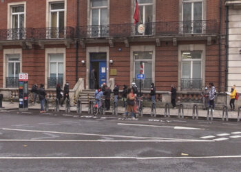 Reino Unido. Deputados do PSD em Londres ouvem “queixas” sobre Consulado e levam mensagem para Lisboa